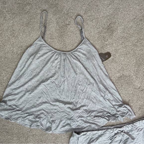 Women’s - Ruffle Sleep Set - Picture 7 of 11